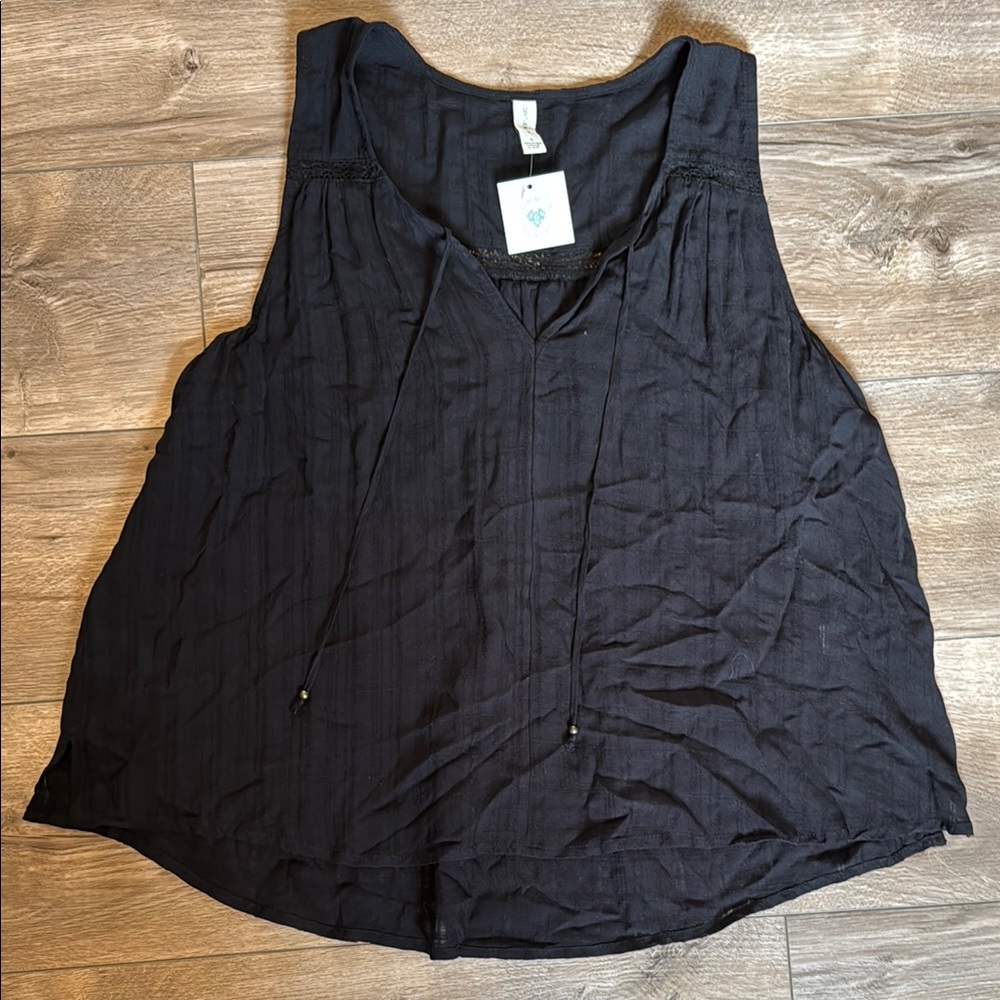 Women's Black Sleeveless Top